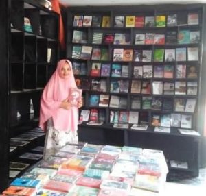 Bisnis Toko Buku di Kota Ternate Laris Manis