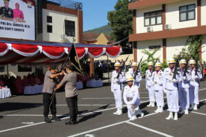 Farewell And Welcome Parade Kapolda Maluku Utara Irjen Pol Drs. Suroto M.Si dan Brigjen Pol Drs. Rikwanto S.H. M.Hum