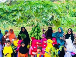 Siswa PAUD di Weda, Belajar Sambil Praktek Menanam di Kebun Percontohan Disketpang,